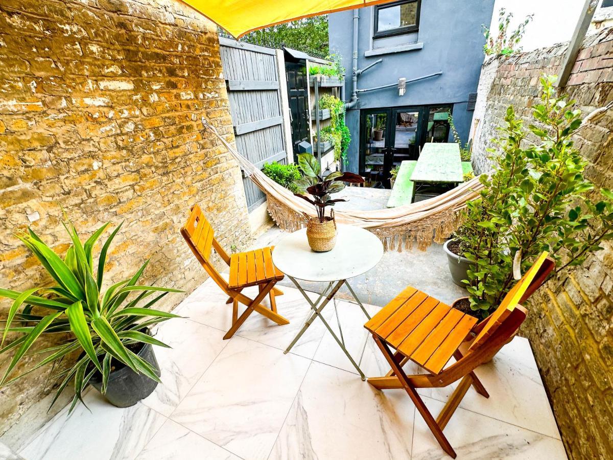 런던 Modern Flat With King Bed, Garden & Outdoor Dining 아파트 외부 사진
